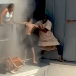 Фусейну Сіссе рятує дітей з палаючої квартири в Парижі