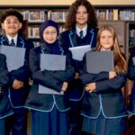 Учні Cumberland Community School у нових формах